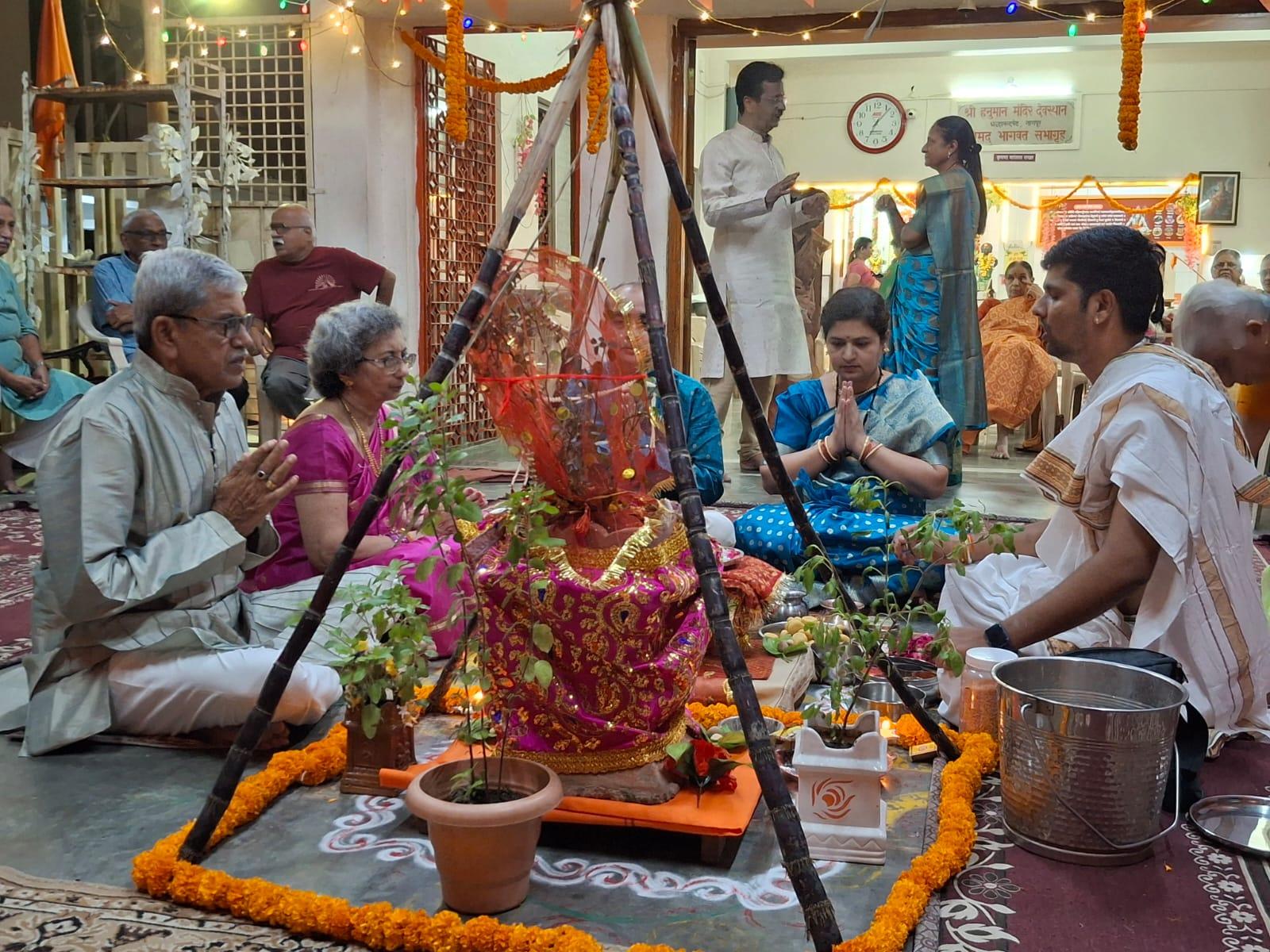 श्रद्धानंदपेठ येथील श्री हनुमान मंदिरात तुळशी विवाह संपन्न