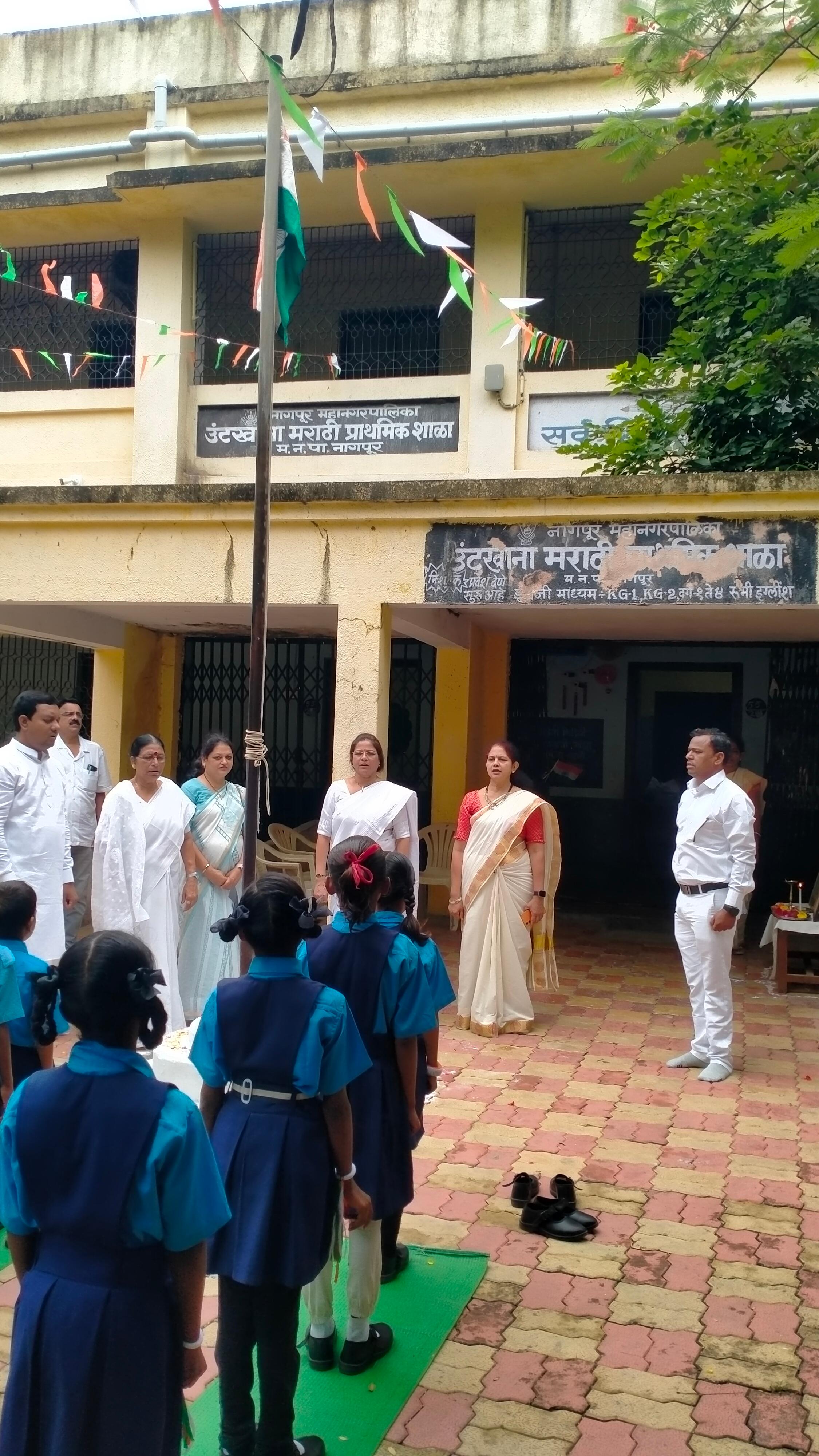 ऊंटखाना शाळेत स्वातंत्र्य दिन सोहळा उत्साहात साजरा
